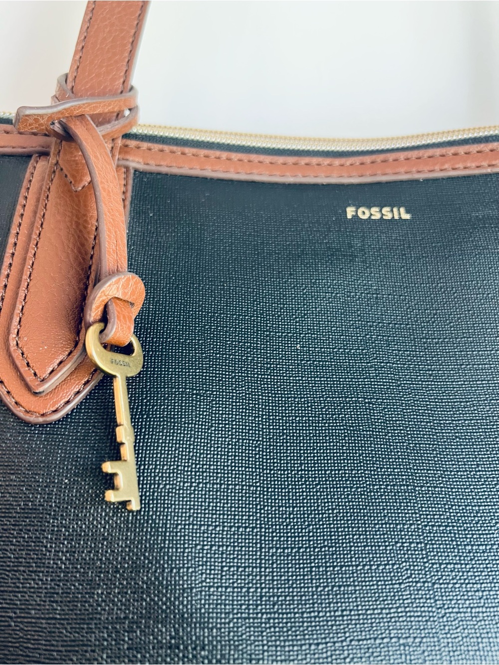 Fossil Black and Brown Sydney Leather Shoulder Tote with Gold Key Charm